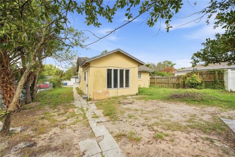 House in Tampa, Florida 3 bedrooms, 80.27 sq.m. № 2201845 - photo 15