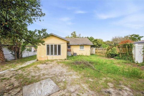House in Tampa, Florida 3 bedrooms, 80.27 sq.m. № 2201845 - photo 17