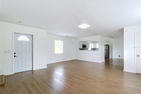 Villa ou maison à louer à Lehigh Acres, Floride: 5 chambres, 207.82 m2 № 2209213 - photo 6