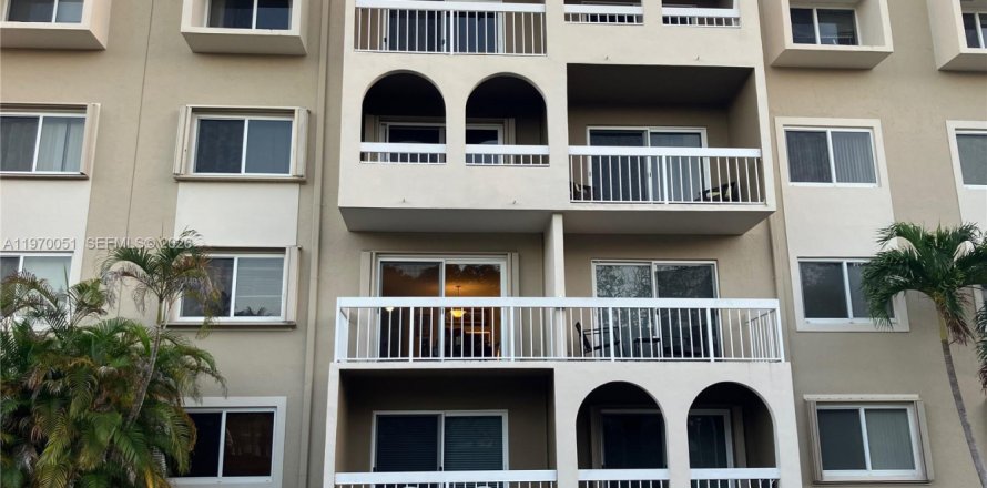 Condominio en Miami, Florida, 1 dormitorio № 2030869