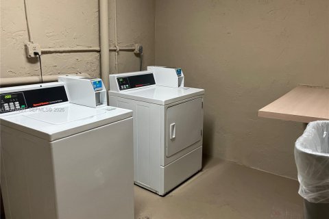 Купить кондоминиум в Майами, Флорида 1 спальня, 66.15м2, № 2030869 - фото 7