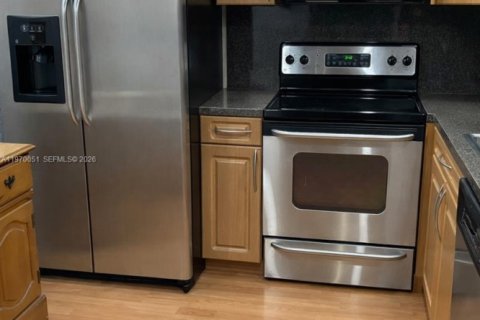 Купить кондоминиум в Майами, Флорида 1 спальня, 66.15м2, № 2030869 - фото 4