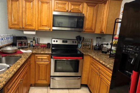 Condo in West Palm Beach, Florida, 2 bedrooms  № 1937400 - photo 7