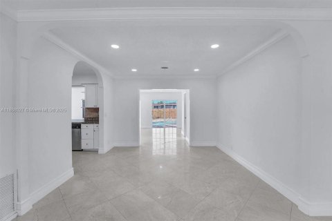 Casa en venta en Hollywood, Florida, 3 dormitorios, 144.74 m2 № 1938585 - foto 4