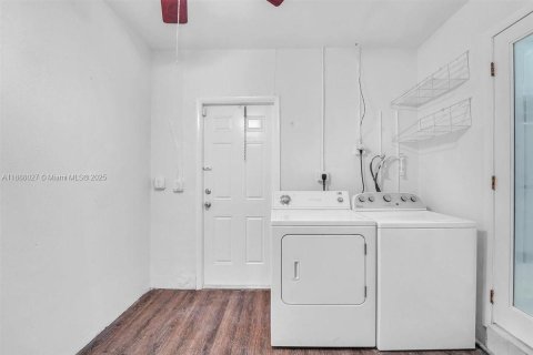 Casa en venta en Hollywood, Florida, 3 dormitorios, 144.74 m2 № 1938585 - foto 19