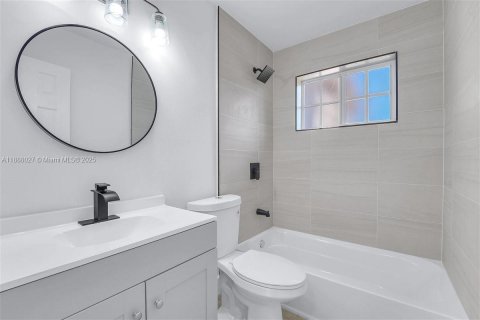Casa en venta en Hollywood, Florida, 3 dormitorios, 144.74 m2 № 1938585 - foto 18