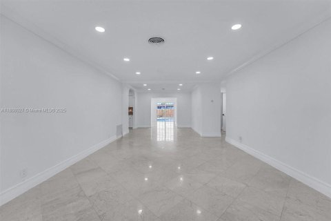 Casa en venta en Hollywood, Florida, 3 dormitorios, 144.74 m2 № 1938585 - foto 3
