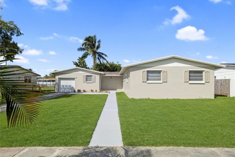 Villa ou maison à Miami, Floride 3 chambres, 141.3 m2 № 2429748