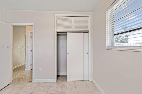 Villa ou maison à vendre à Miami, Floride: 3 chambres, 141.3 m2 № 2429748 - photo 18