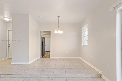 Villa ou maison à vendre à Miami, Floride: 3 chambres, 141.3 m2 № 2429748 - photo 5