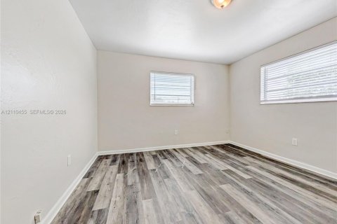 Villa ou maison à vendre à Miami, Floride: 3 chambres, 141.3 m2 № 2429748 - photo 16