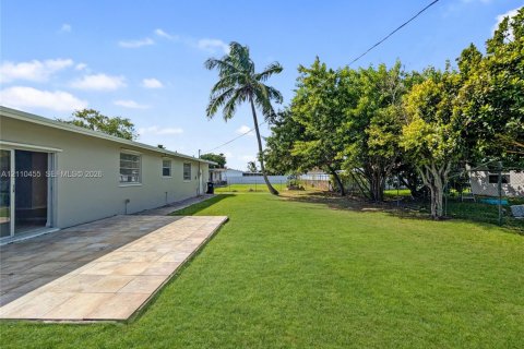 Villa ou maison à vendre à Miami, Floride: 3 chambres, 141.3 m2 № 2429748 - photo 24