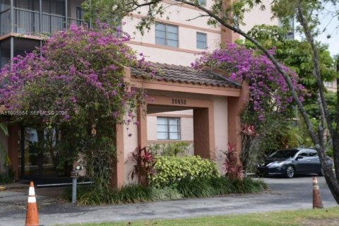 Кондоминиум с 1 спальней в Майами, Флорида № 2058202