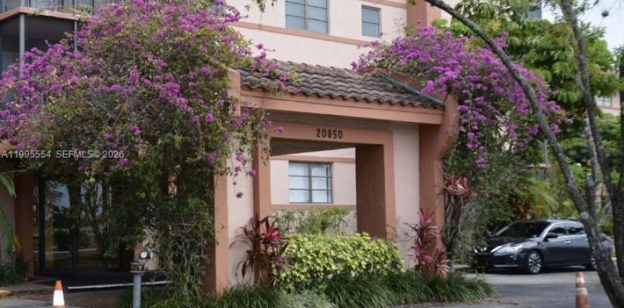 Кондоминиум с 1 спальней в Майами, Флорида № 2058202