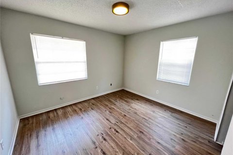 Propiedad comercial en venta en Tampa, Florida, 6 dormitorios, 159.33 m2 № 2399520 - foto 3