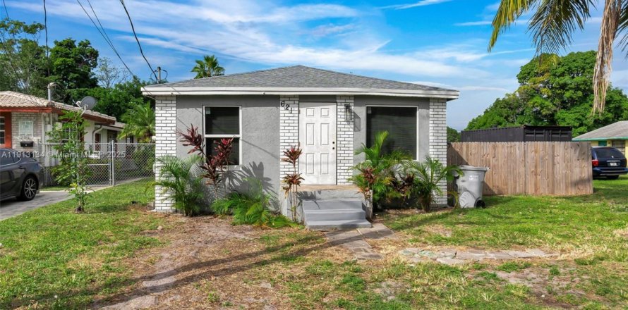 Casa en Pompano Beach, Florida 6 dormitorios, 96.15 m2 № 1969317