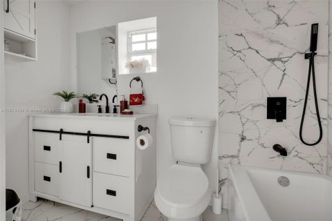 Casa en venta en Pompano Beach, Florida, 6 dormitorios, 96.15 m2 № 1969317 - foto 25