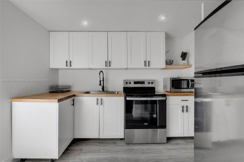 Casa en venta en Pompano Beach, Florida, 6 dormitorios, 96.15 m2 № 1969317 - foto 29