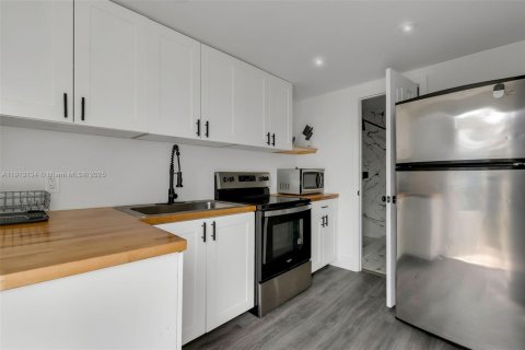 Casa en venta en Pompano Beach, Florida, 6 dormitorios, 96.15 m2 № 1969317 - foto 30