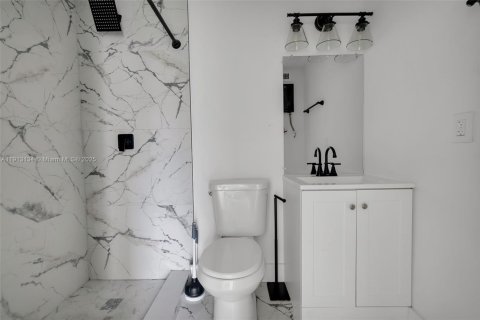 Casa en venta en Pompano Beach, Florida, 6 dormitorios, 96.15 m2 № 1969317 - foto 6