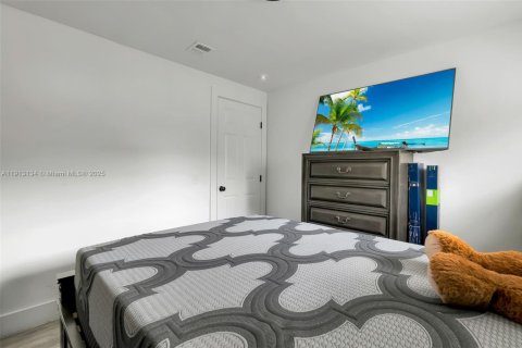 Casa en venta en Pompano Beach, Florida, 6 dormitorios, 96.15 m2 № 1969317 - foto 23