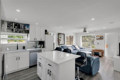 Casa en venta en Pompano Beach, Florida, 6 dormitorios, 96.15 m2 № 1969317 - foto 16