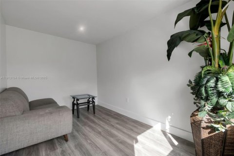 Casa en venta en Pompano Beach, Florida, 6 dormitorios, 96.15 m2 № 1969317 - foto 4