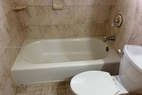 Condominio en venta en Sunrise, Florida, 3 dormitorios, 111.02 m2 № 2012742 - foto 7