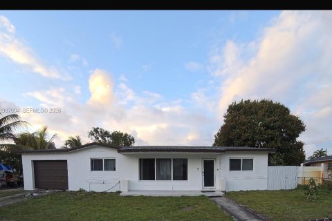 Casa en Miami Gardens, Florida 4 dormitorios, 146.32 m2 № 2057998