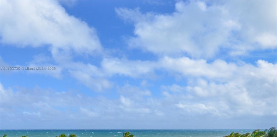Condo à Hallandale Beach, Floride, 3 chambres № 1699573