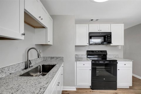 Casa en venta en Tampa, Florida, 3 dormitorios, 79.06 m2 № 1885539 - foto 16