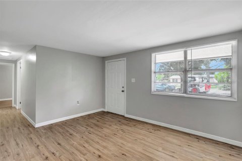 Casa en venta en Tampa, Florida, 3 dormitorios, 79.06 m2 № 1885539 - foto 10