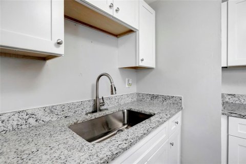 Casa en venta en Tampa, Florida, 3 dormitorios, 79.06 m2 № 1885539 - foto 17