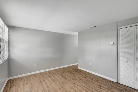Casa en venta en Tampa, Florida, 3 dormitorios, 79.06 m2 № 1885539 - foto 9