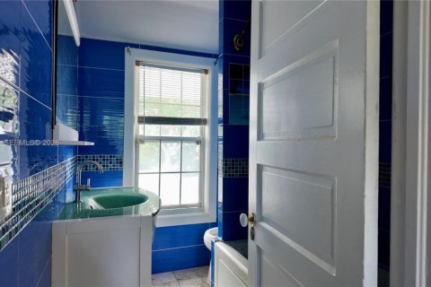 House in West Palm Beach, Florida 3 bedrooms, 134.8 sq.m. № 2052845 - photo 25