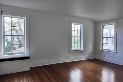 House in West Palm Beach, Florida 3 bedrooms, 134.8 sq.m. № 2052845 - photo 23