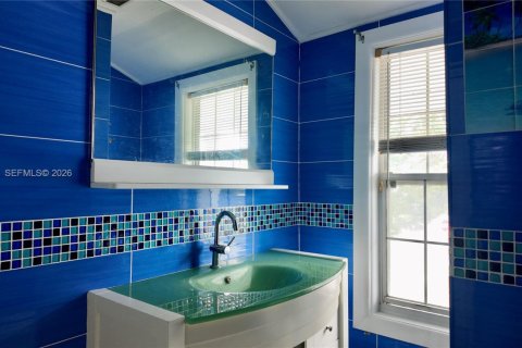 House in West Palm Beach, Florida 3 bedrooms, 134.8 sq.m. № 2052845 - photo 27