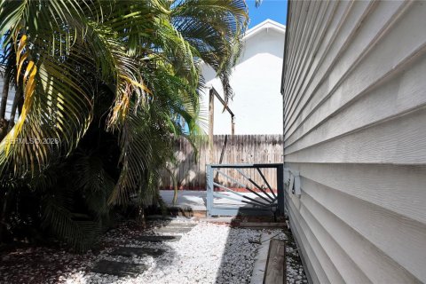 House in West Palm Beach, Florida 3 bedrooms, 134.8 sq.m. № 2052845 - photo 30