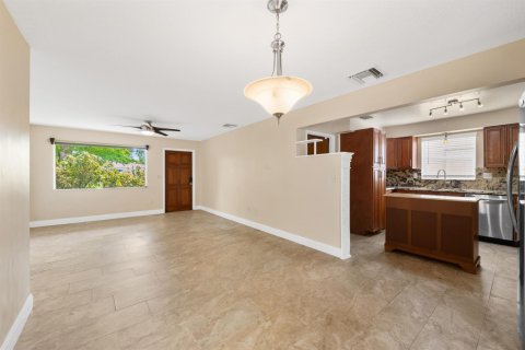 Villa ou maison à vendre à Fort Lauderdale, Floride: 3 chambres, 119.29 m2 № 2400838 - photo 7