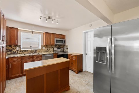 Villa ou maison à vendre à Fort Lauderdale, Floride: 3 chambres, 119.29 m2 № 2400838 - photo 4