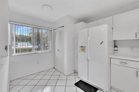 Купить кондоминиум в Тамарак, Флорида 4 комнаты, 100.33м2, № 1702311 - фото 6