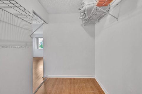 Купить кондоминиум в Тамарак, Флорида 4 комнаты, 100.33м2, № 1702311 - фото 13