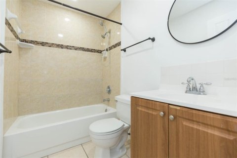 Casa en venta en Tampa, Florida, 2 dormitorios, 82.31 m2 № 1822909 - foto 20