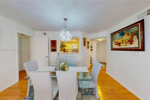 Condominio en venta en Miami, Florida, 2 dormitorios, 97.83 m2 № 1707712 - foto 8