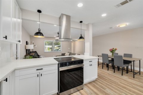 Villa ou maison à vendre à Clearwater, Floride: 3 chambres, 116.69 m2 № 2093704 - photo 12