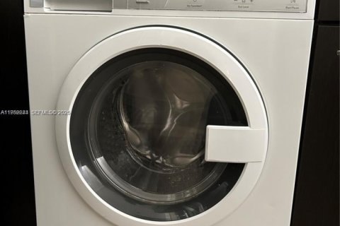 Снять в аренду кондоминиум в Майами-Бич, Флорида 2 спальни, 99.31м2, № 2010236 - фото 16