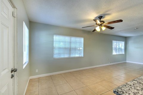 House in Tampa, Florida 5 bedrooms, 209.22 sq.m. № 1835592 - photo 7