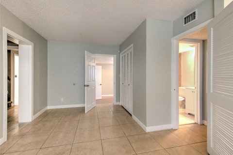 House in Tampa, Florida 5 bedrooms, 209.22 sq.m. № 1835592 - photo 11