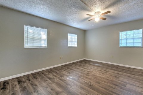 House in Tampa, Florida 5 bedrooms, 209.22 sq.m. № 1835592 - photo 23