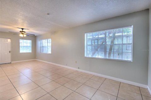 House in Tampa, Florida 5 bedrooms, 209.22 sq.m. № 1835592 - photo 14